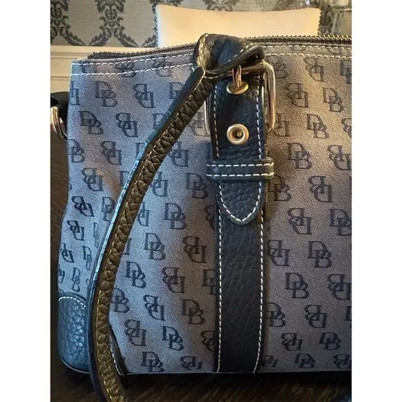 Dooney & Bourke Vintage Classic Women's Monogram Canvas Shoulder Bag Black/Gray - Picture 2 of 11